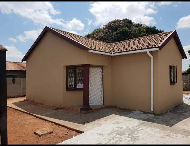 3 BEDROOM HOUSE FOR SALE IN ORCHARDS